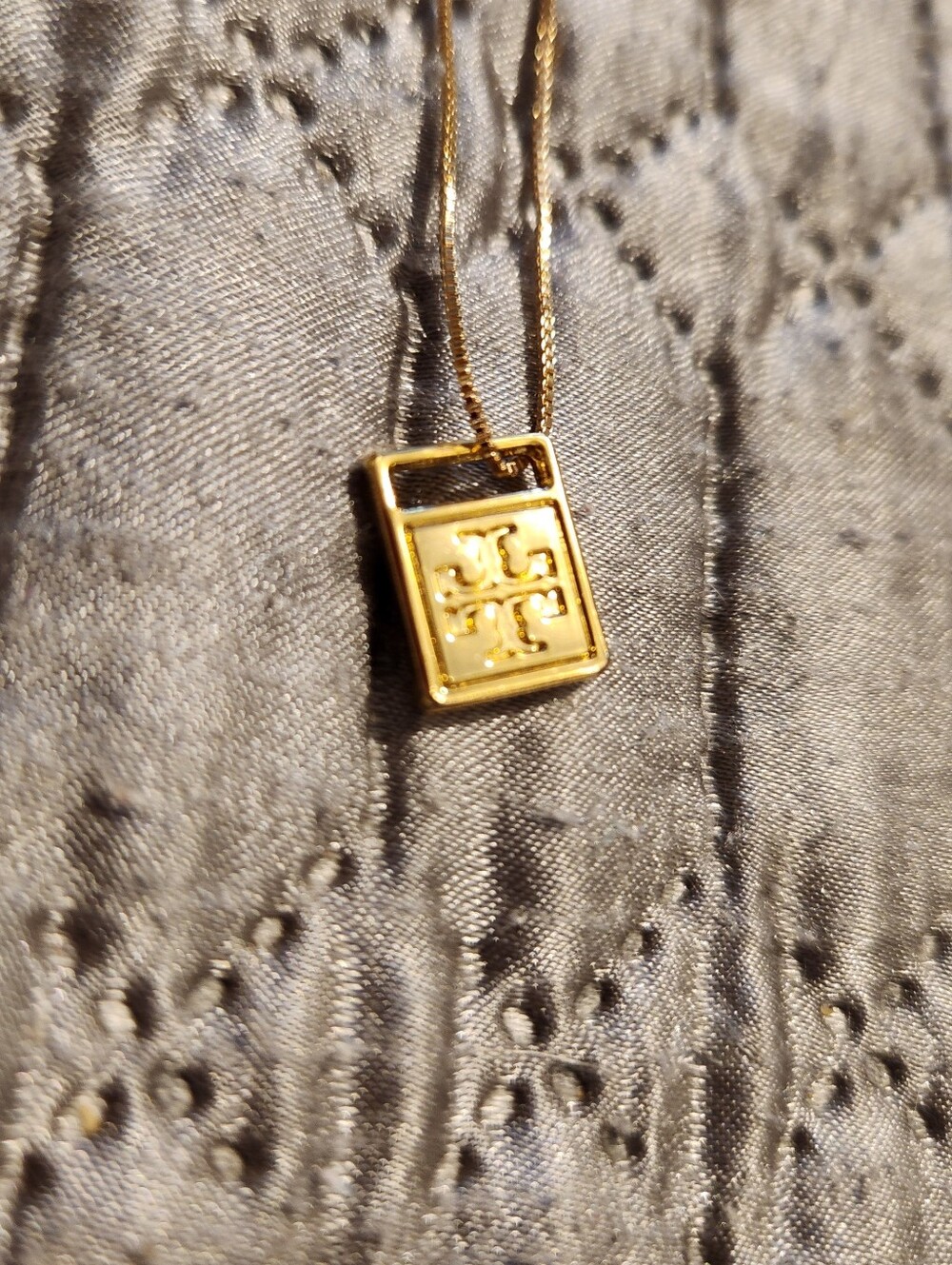 NEW TORY BURCH Gold Pendant Elegant Women's Jewelry